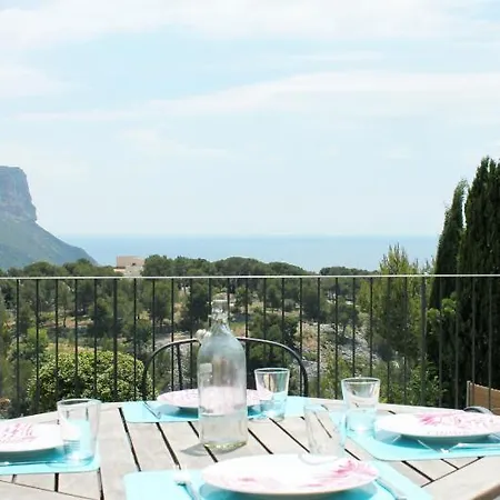 Cassis. Cote Provence * Cassis